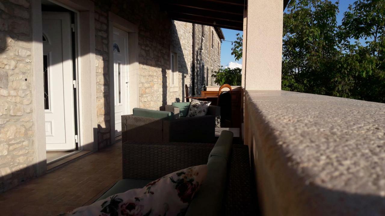 Villa Kortina Basanija Exterior photo